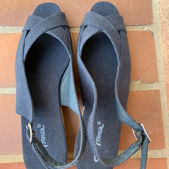 NWT Annie Black Canvas Slingback Wedge Heeled Shoes - Picture 1 of 9